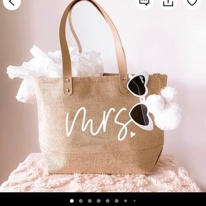 NEW! Mrs tote
